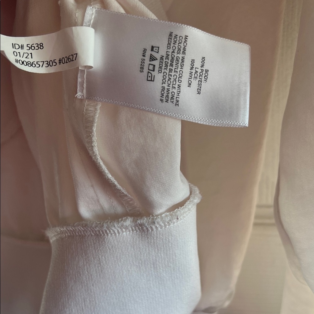 Express Cream V-Neck Blouse with Lace Detail - Picture 4 of 11